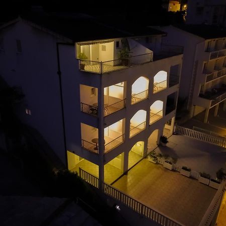 Apartments Larus Baška Voda Extérieur photo