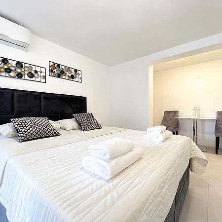 Apartments Larus Baška Voda Extérieur photo