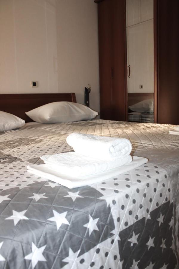 Apartments Larus Baška Voda Extérieur photo
