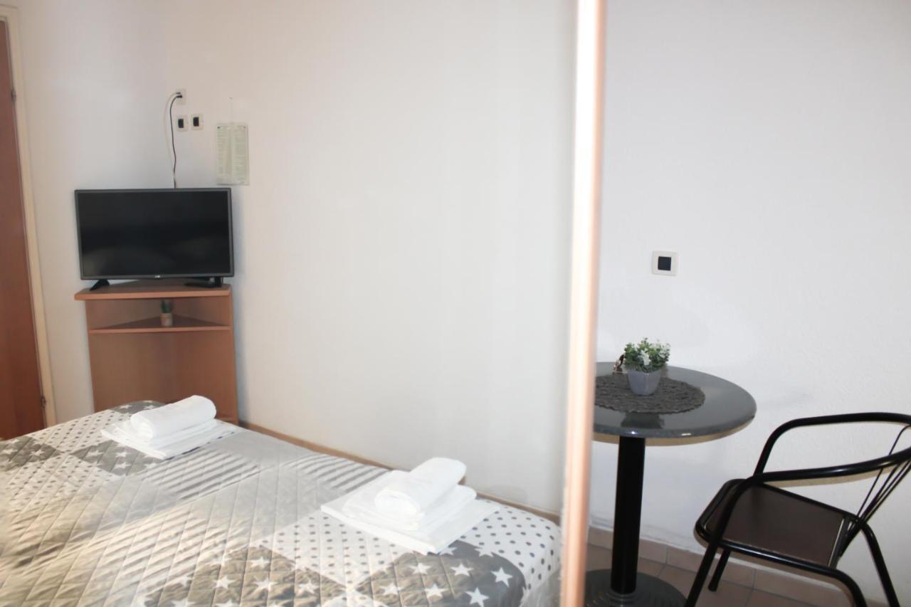 Apartments Larus Baška Voda Extérieur photo