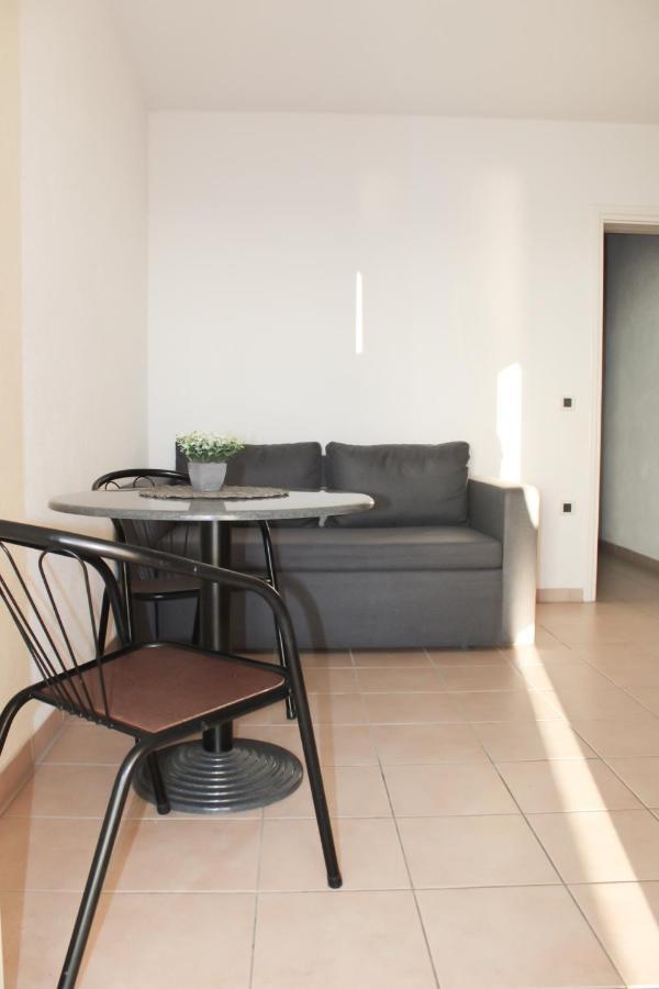 Apartments Larus Baška Voda Extérieur photo