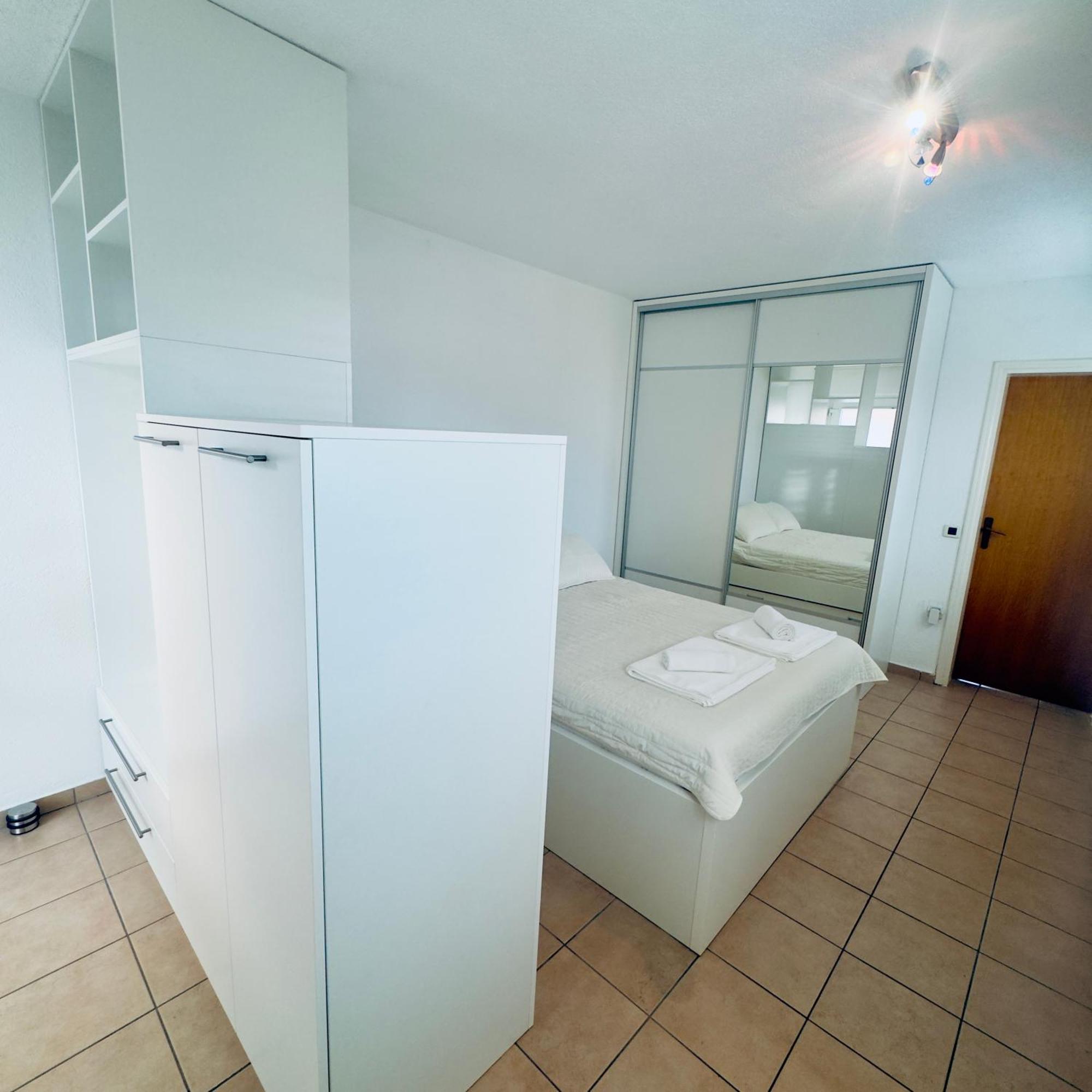 Apartments Larus Baška Voda Extérieur photo