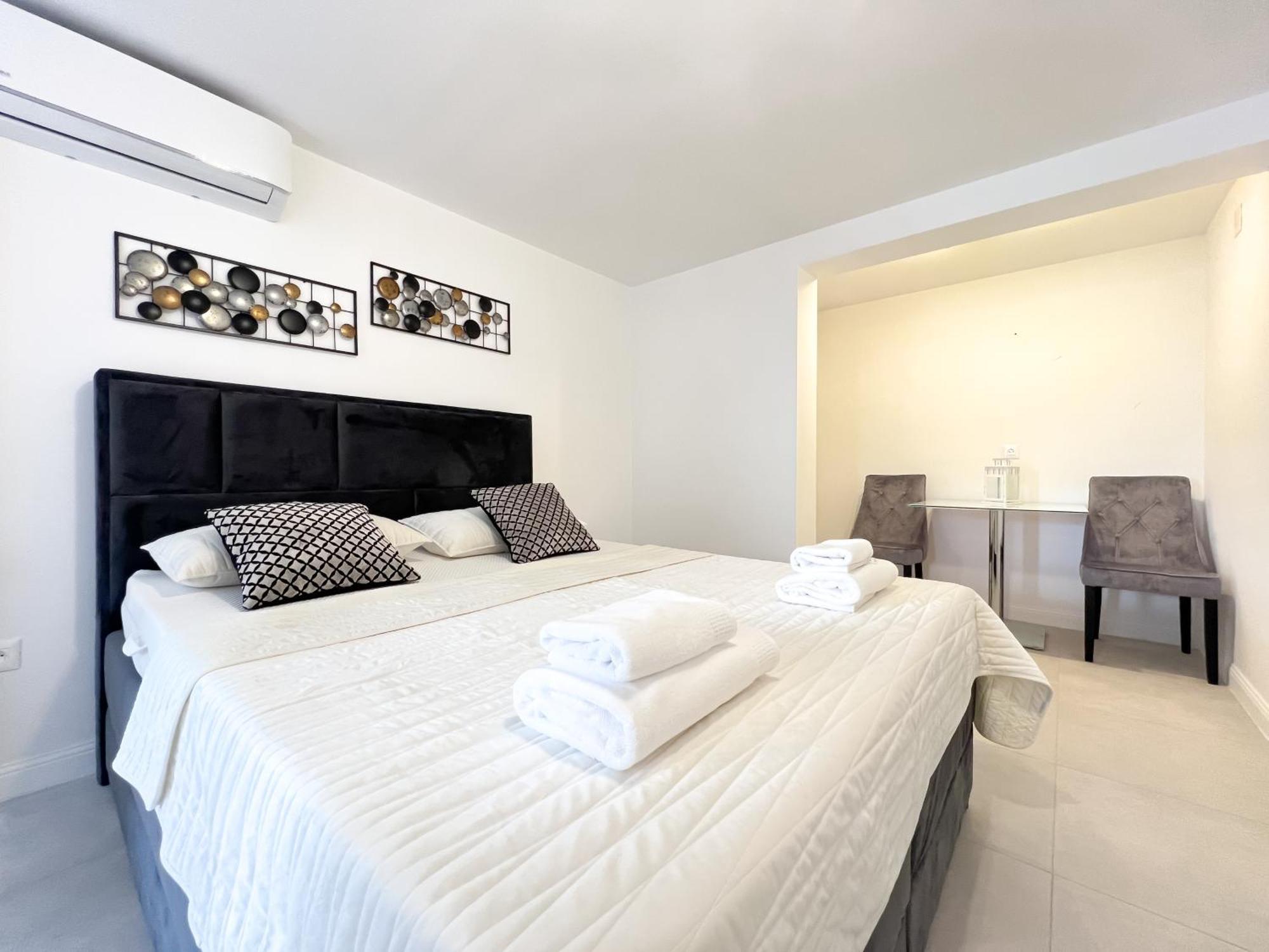 Apartments Larus Baška Voda Extérieur photo